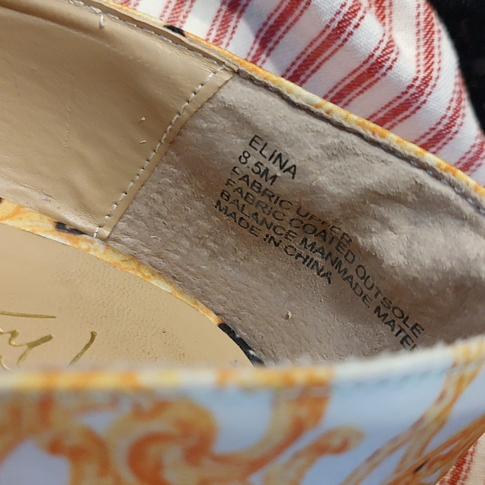 THALIA SODI ELINA PUMPS with COLORFUL FABRIC and 4" GOLD SPIKED HEEL. SZ 8.5 med - Picture 9 of 9